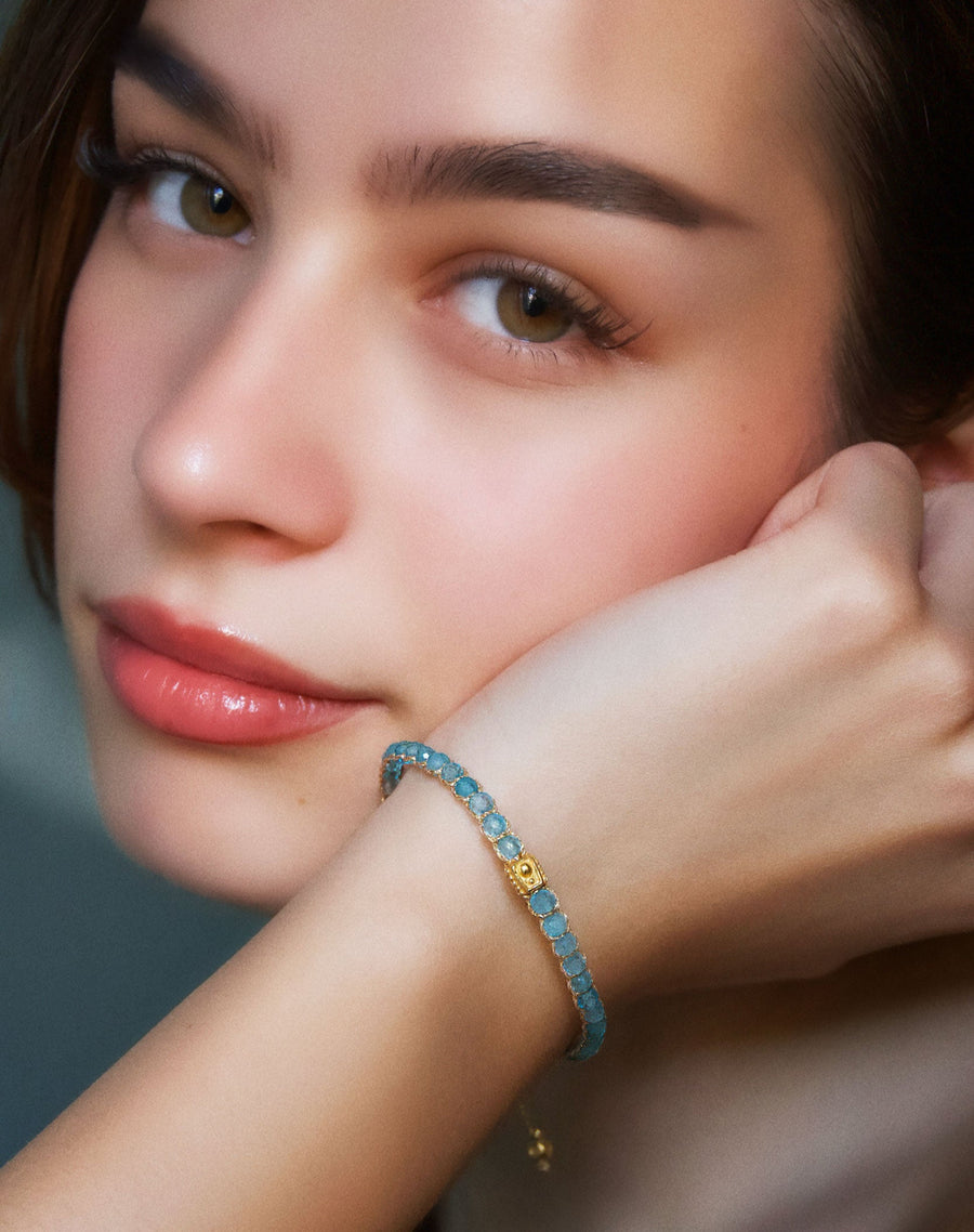 Gelang Topas Biru | Benang Emas